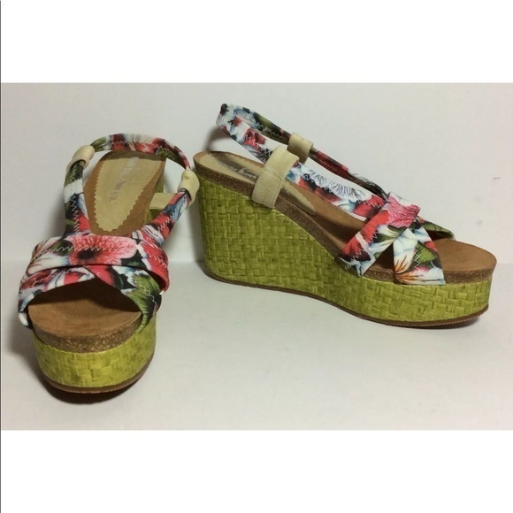 Right Bank Shoe Co. Floral Fabric Espadrille Sz 8